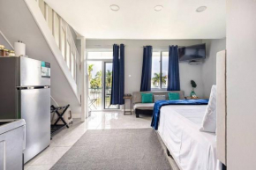Seaside loft with pool, Sea Castles, Montego Bay